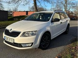 Vit Begagnad 2015 Skoda Octavia Kombi | 69 000 kr (Bra pris)