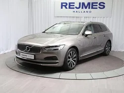 Grå Begagnad 2022 Volvo V90 Kombi | 359 500 kr (Marknadspris)