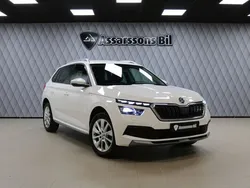Vit Begagnad 2022 Skoda Kamiq Style SUV | 239 900 kr (Marknadspris)