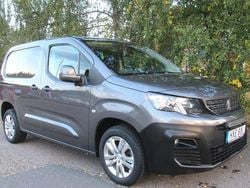 Grå (mörkgrå metallic) Begagnad 2020 Peugeot Partner Minibuss | 139 000 kr (Bra pris)