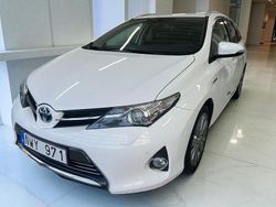 Vit Begagnad 2013 Toyota Auris Executive Kombi | 109 900 kr (Marknadspris)