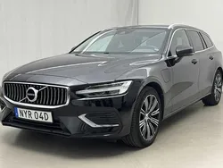 Svart Begagnad 2022 Volvo V60 Inscription Kombi | 285 000 kr (Bra pris)