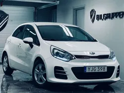 Vit Begagnad 2016 Kia Rio 2 Halvkombi | 94 000 kr (Lite dyr)