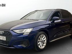 Navarrablå metallic Begagnad 2023 Audi A3 Proline Halvkombi | 264 000 kr (Marknadspris)