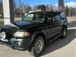 Svart Begagnad 2002 Mitsubishi Pajero SUV | 50 000 kr (Lite dyr)