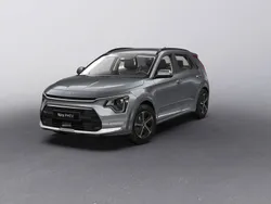 Grå Ny 2025 Kia Niro Advance SUV | 431 100 kr