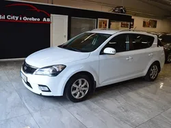 Vit Begagnad 2011 Kia Ceed Kombi | 64 900 kr (Marknadspris)