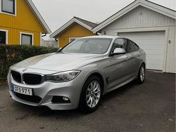 Silver Begagnad 2014 BMW 320 Gran Turismo M Sport Halvkombi | 99 000 kr (Marknadspris)