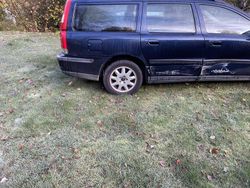 Blå Begagnad 2002 Volvo V70 Business Edition Kombi | 5 000 kr (Superpris)