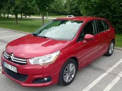 Röd Begagnad 2012 Citroën C4 Halvkombi | 65 000 kr (Marknadspris)