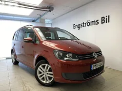 Röd Begagnad 2014 VW Touran Minibuss | 129 000 kr (Lite dyr)