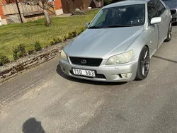 Silver Begagnad 2003 Lexus IS200 Sedan | 37 000 kr