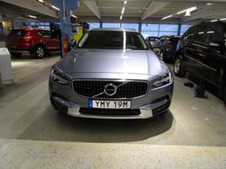Blå Begagnad 2020 Volvo V90 CC SE Kombi | 414 500 kr (Marknadspris)