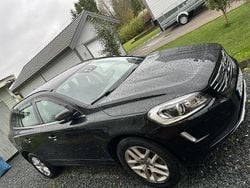 Svart Begagnad 2017 Volvo XC60 Momentum SUV | 148 600 kr (Bra pris)
