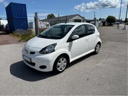 Vit Begagnad 2009 Toyota Aygo Halvkombi | 53 000 kr (Marknadspris)