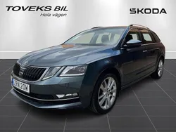 Mörkgrå (quartz grey metallic) Begagnad 2019 Skoda Octavia Kombi | 159 900 kr (Lite dyr)