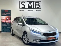 Grå Begagnad 2014 Kia Ceed Comfort Halvkombi | 79 900 kr (Marknadspris)