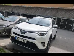 Vit Begagnad 2018 Toyota RAV4 Active SUV | 199 000 kr