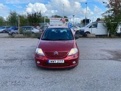 Ljusröd Begagnad 2005 Citroën C3 Halvkombi | 20 900 kr (Dyr)
