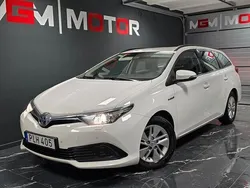 Vit Begagnad 2017 Toyota Auris Touring Sports Life Kombi | 140 000 kr (Marknadspris)