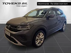 Grå (smokey grey metallic) Begagnad 2025 VW T-Cross Life SUV | 289 900 kr (Marknadspris)