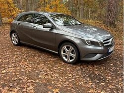 Grå Begagnad 2015 Mercedes A180 Urban Halvkombi | 130 000 kr (Bra pris)