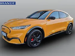 Orange Begagnad 2023 Ford Mustang Mach-E SUV | 599 900 kr