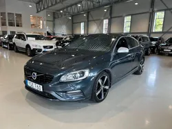 Grå Begagnad 2016 Volvo S60 R-Design Sedan | 209 900 kr (Dyr)