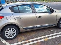 Brun Begagnad 2011 Renault Mégane III Halvkombi | 34 500 kr (Bra pris)