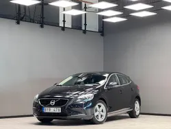 Svart Begagnad 2013 Volvo V40 Momentum Kombi | 149 900 kr (Marknadspris)