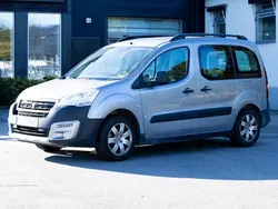 Grå Begagnad 2018 Peugeot Partner Tepee Minibuss | 70 000 kr