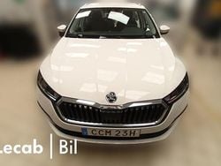 Candy white Begagnad 2023 Skoda Octavia Kombi | 239 500 kr (Marknadspris)