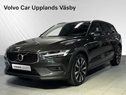 Grå Begagnad 2024 Volvo V60 CC Plus Kombi | 464 900 kr (Bra pris)