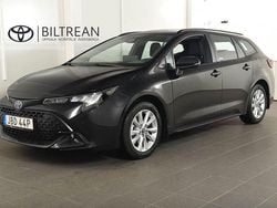 Svart (svart metallic ) Begagnad 2024 Toyota Corolla Active Kombi | 304 800 kr (Marknadspris)