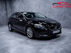 Svart Begagnad 2014 Volvo V40 Kombi | 83 800 kr (Marknadspris)