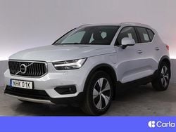 Silver Begagnad 2021 Volvo XC40 Momentum SUV | 329 900 kr (Marknadspris)