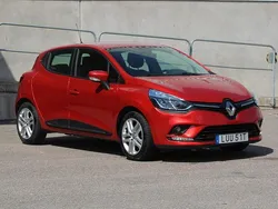 Röd Begagnad 2019 Renault Clio IV Zen Halvkombi | 119 500 kr (Marknadspris)