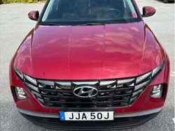 Röd Begagnad 2022 Hyundai Tucson Essential SUV | 279 900 kr (Marknadspris)