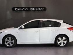Vit Begagnad 2012 Chevrolet Cruze Halvkombi | 39 900 kr (Marknadspris)