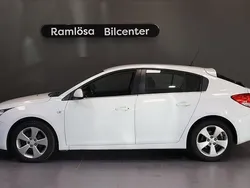 Vit Begagnad 2012 Chevrolet Cruze Halvkombi | 39 900 kr (Marknadspris)