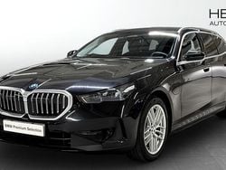 Svart (black) Begagnad 2025 BMW 530e Kombi | 564 700 kr