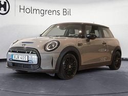Grå Begagnad 2022 Mini Cooper Halvkombi | 229 800 kr (Marknadspris)