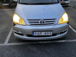 Silver Begagnad 2005 Toyota Avensis Verso Minibuss | 45 999 kr