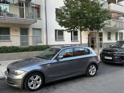 Grå Begagnad 2011 BMW 118 Halvkombi | 70 000 kr (Marknadspris)