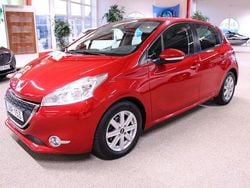 Mörkröd Begagnad 2014 Peugeot 208 Halvkombi | 59 000 kr (Marknadspris)