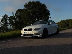 Vit Begagnad 2010 BMW 335 Comfort Edition Sportkupé | 260 000 kr