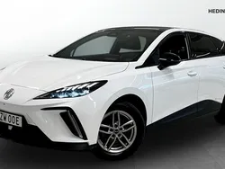 Vit (white) Begagnad 2022 MG MG4 EV Luxury Halvkombi | 279 900 kr (Lite dyr)