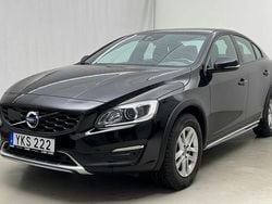 Svart Begagnad 2017 Volvo S60 CC Summum Sedan | 214 000 kr (Bra pris)