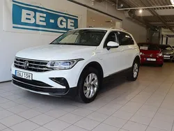 Vit Begagnad 2023 VW Tiguan Elegance SUV | 389 900 kr (Marknadspris)