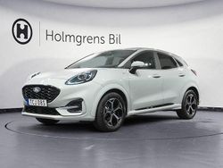 Grå (cactus gray) Begagnad 2024 Ford Puma Gen-E ST-Line Halvkombi | 249 800 kr (Marknadspris)
